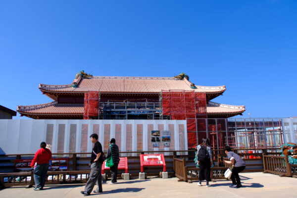 Shuri Castle: The Royal Palace of the Ryukyu Kingdom and Its Ongoing Reconstruction | Walking to Tamaudun and the Kinjo Stone-Paved Road